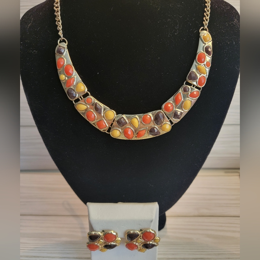Gold Tone Multicolor Cabochon Bib Necklace Pierced Earrings Set